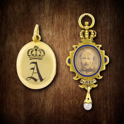 History of Locket Necklaces