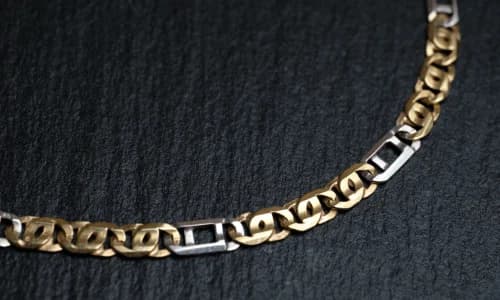 What is a Figaro Chain?