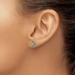14k-white-gold-emerald-and-diamond-post-earrings